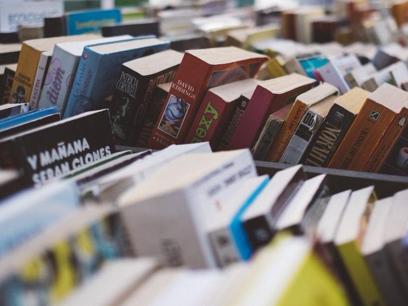 Boeken voor een prikkie in FlevoMeer Bibliotheek