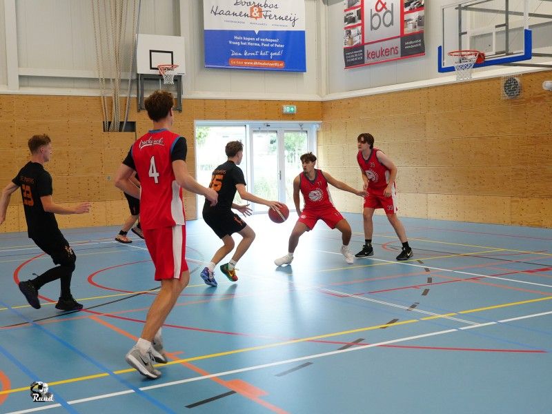 Snipers openen seizoen met overtuigende zeges en nipte duels