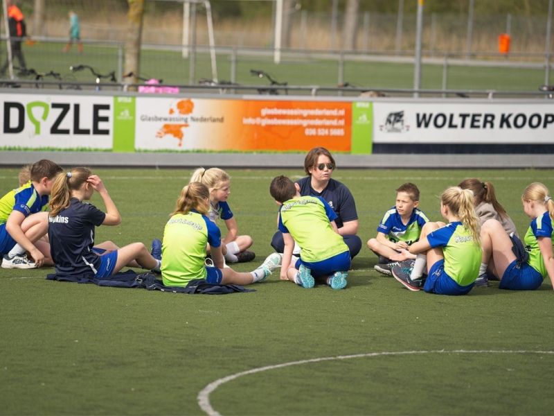KV Wolderwijd/DYZLE investeert in opleiding trainers