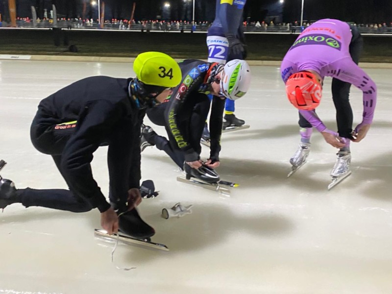 Friso van Vliet rijdt natuurijsmarathon in Winterswijk