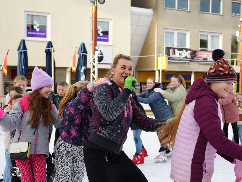 Vrolijke schaatsclinic van Barbara de Loor dankzij SportZ