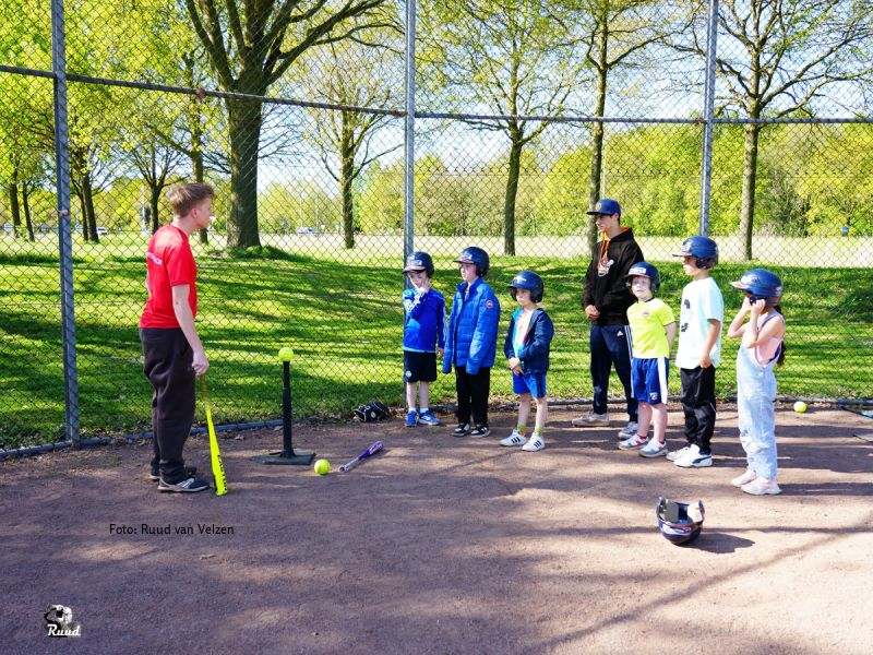 Zonovergoten mini-moves en softbalclinic