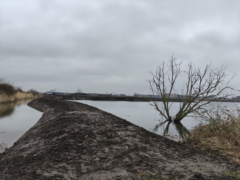 Foto van nieuwe dam bij Waterlinie Zeewolde