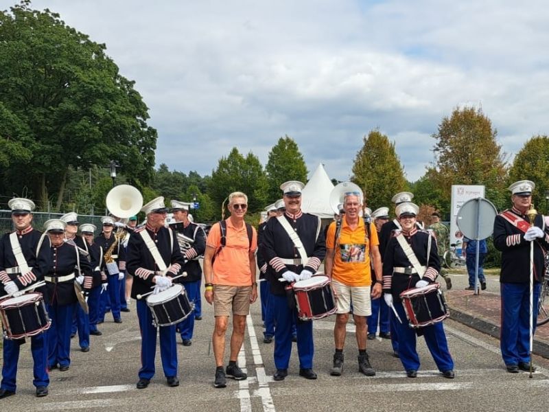 Blue Seals sluiten Zeewoldense deelname aan Vierdaagse muzikaal af
