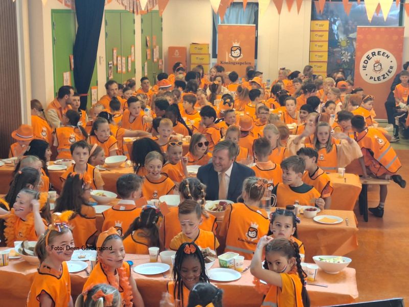 Koning aangekomen in Zeewolde voor opening Koningsspelen