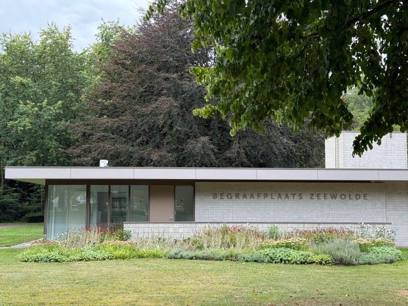 Beheerdersgebouw op begraafplaats Zeewolde