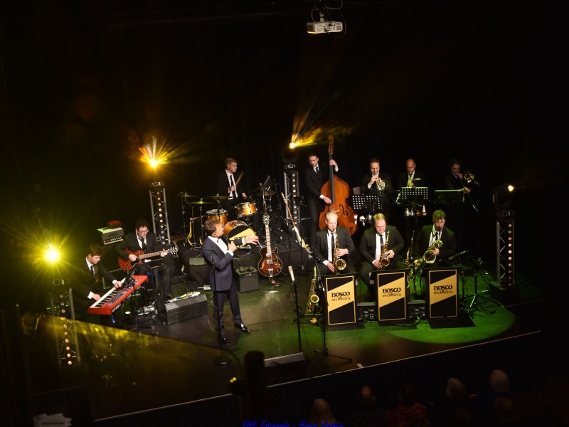Bijna uitverkochte show Bigband BOSCO en Johnny Rosenberg in The Lux Zeewolde