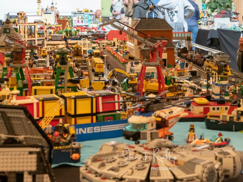 Flevo-Bricks vult Het Baken opnieuw met miljoenen LEGO-stenen