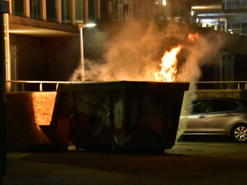 Containerbrand aan Gouwzee