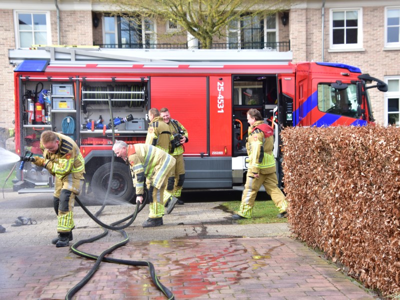 Papiercontainerbrand aan Fitislaan snel onder controle