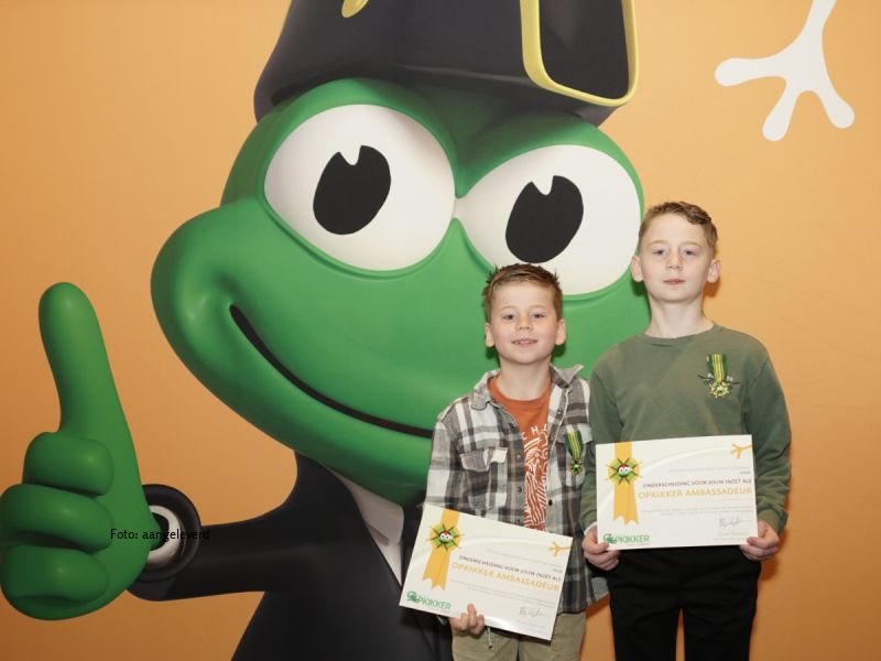 Hidde en Koen krijgen Opkikkermedaille tijdens bijzondere dag in Walibi