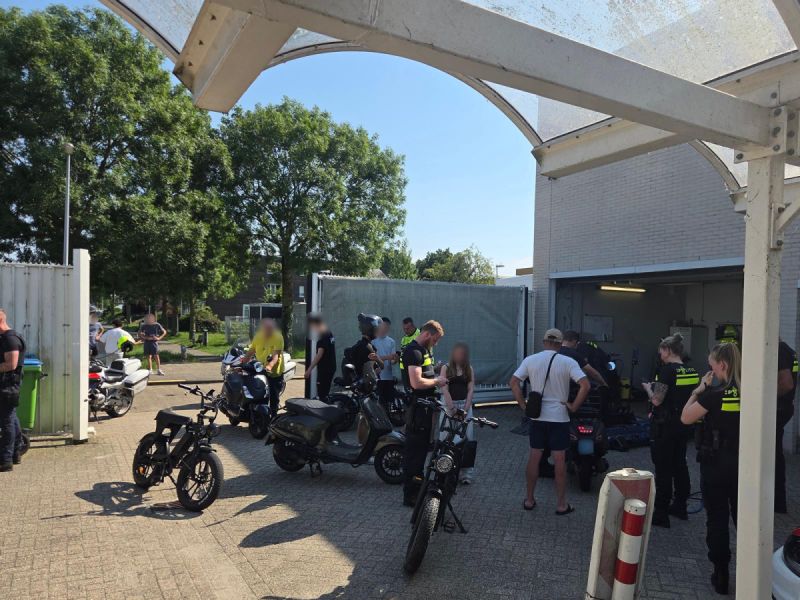 Politie schrijft tientallen bekeuringen uit tijdens verkeerscontrole in Zeewolde