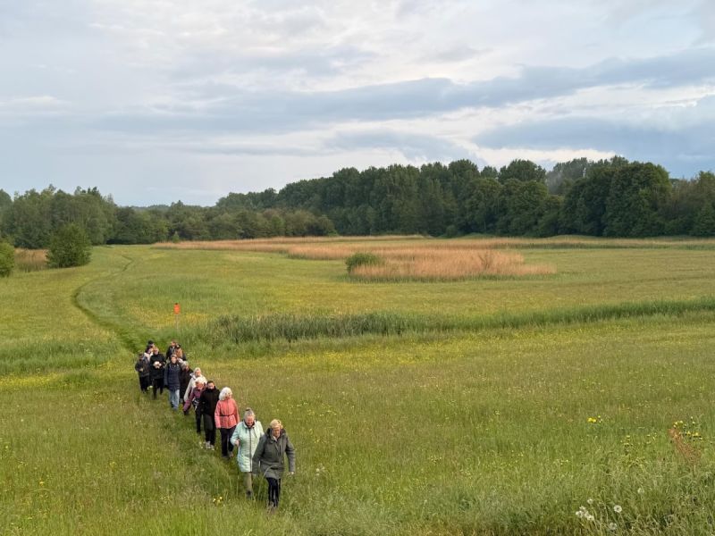 Geslaagde dauwtraptocht ondanks dreigende regen