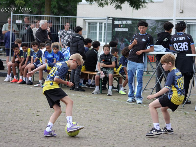 Regiofinales van street voetbal gespeeld op Raadhuisplein