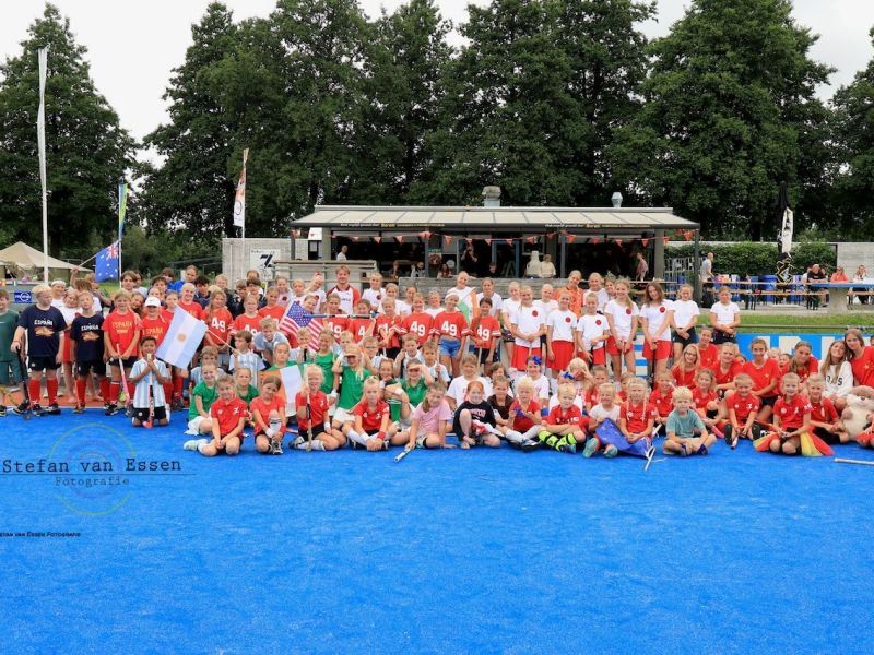 Jeugdhockeyers genieten van geslaagd hockeykamp in Zeewolde