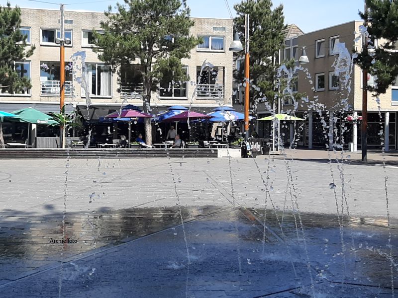 Gedicht dorpsdichter zet droge fontein op Kerkplein opnieuw in de aandacht
