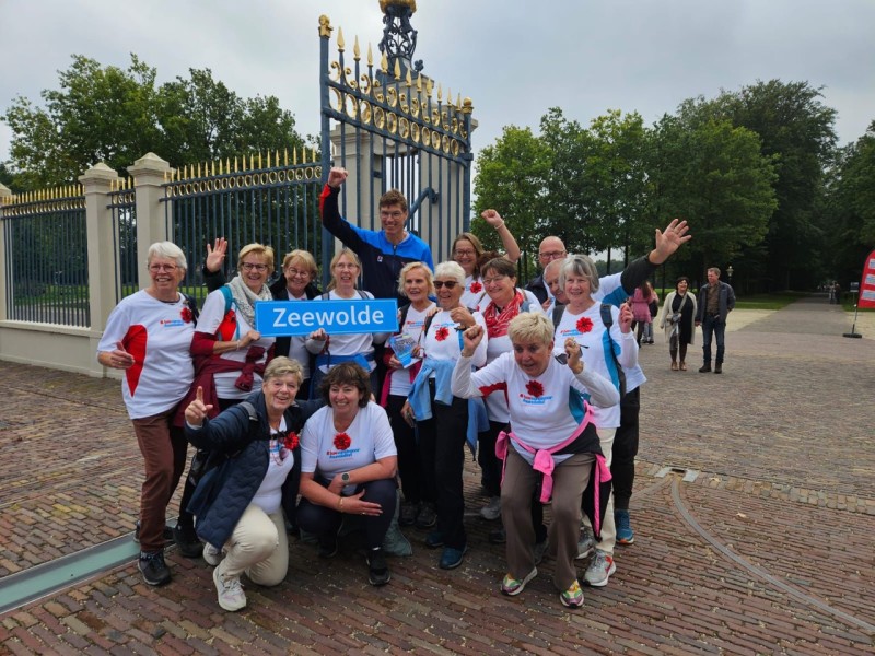 Zeewoldenaren vieren slotweek van Nationale Wandeluitdaging