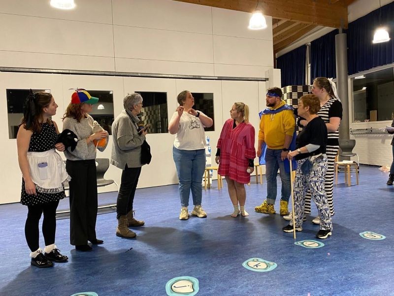 Schooltoneel Zeewolde oefent stuk