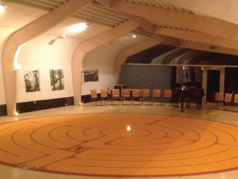 Labyrint lopen en Mantra zingen in Paviljoen de Verbeelding