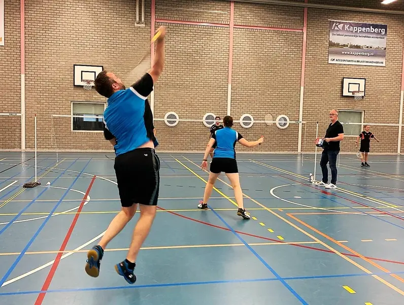 Toss-avond badmintonners in Het Baken