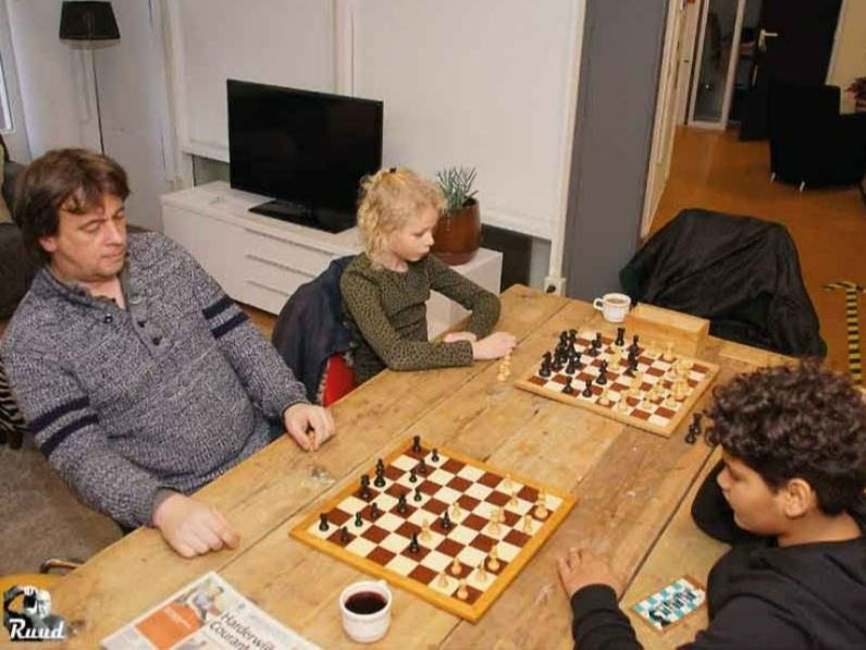 ZeewoldeSchaakt wil schaaktafels in de openlucht