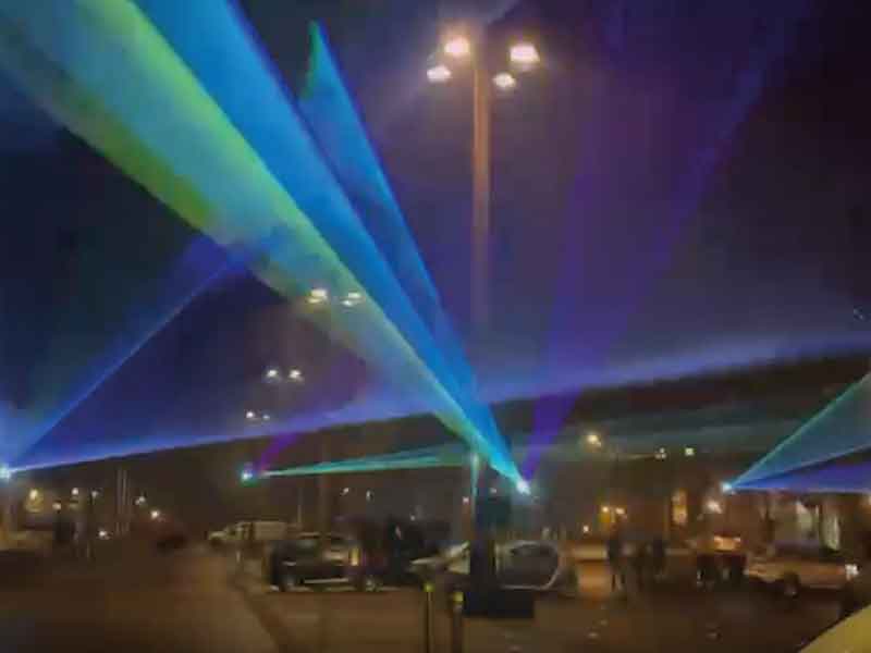 Lasershow ipv vuurwerk op het Horsterplein met oud en nieuw
