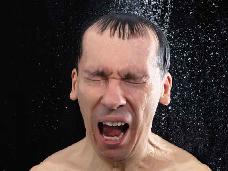 Regenbui en wateroverlast? Haal tegels uit je tuin!