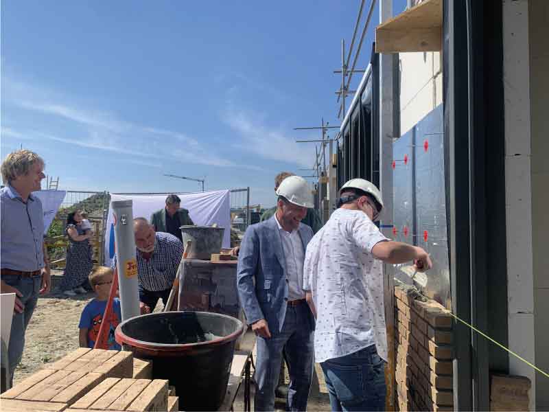 Feestje op de bouwplaats van project Archipel in Zeewolde