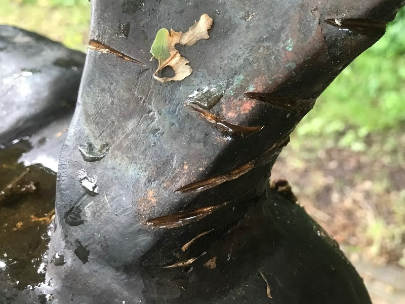 Vernielingen aan Vlinder-monument 