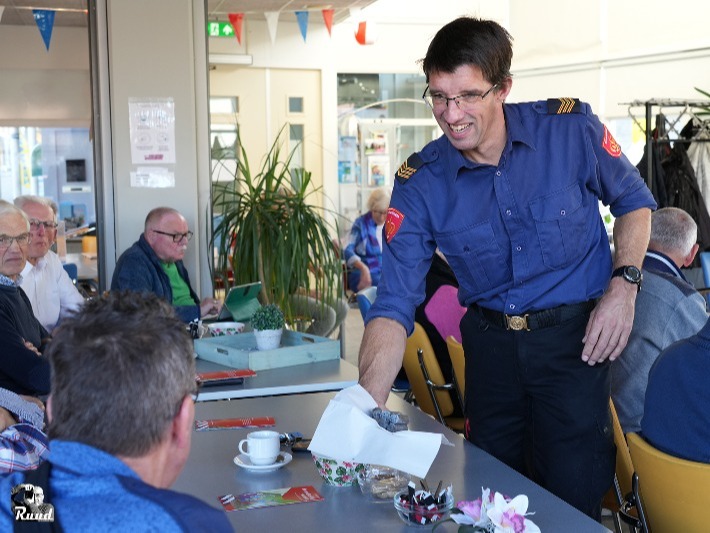 Wijkbrandweerman praat Zeewoldenaren bij