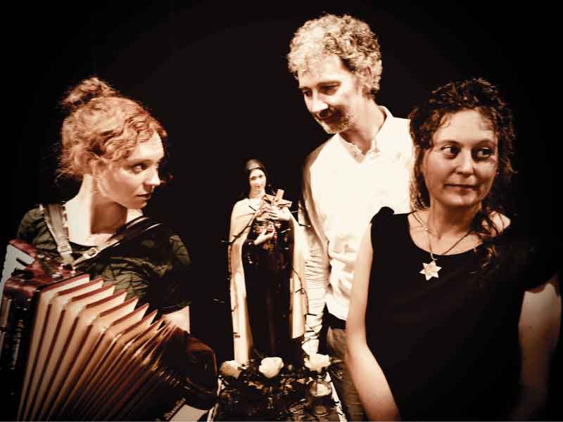 Trio Les Triadours zet Edith Piaf en Jacques Brel voor het voetlicht in De Verbeelding