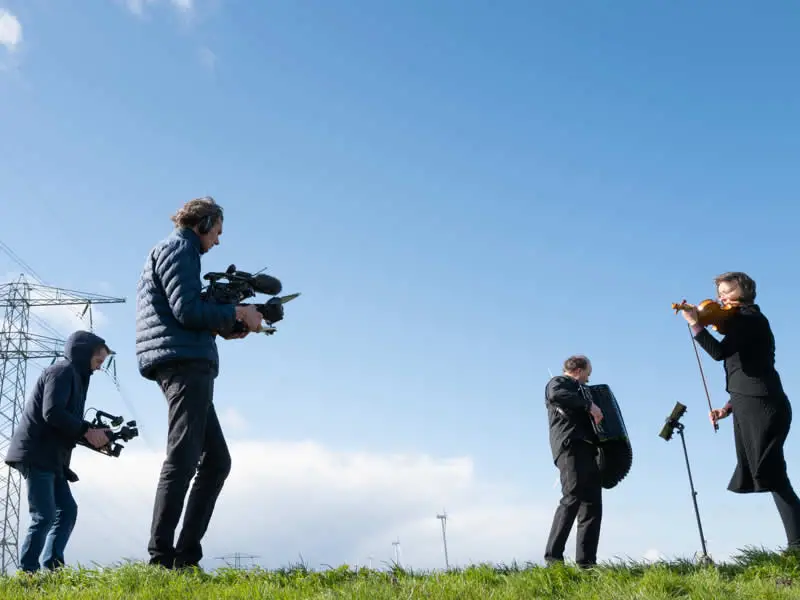 Suburbia Black Pencil 4 mei 2023 bij Omroep Flevoland op tv 