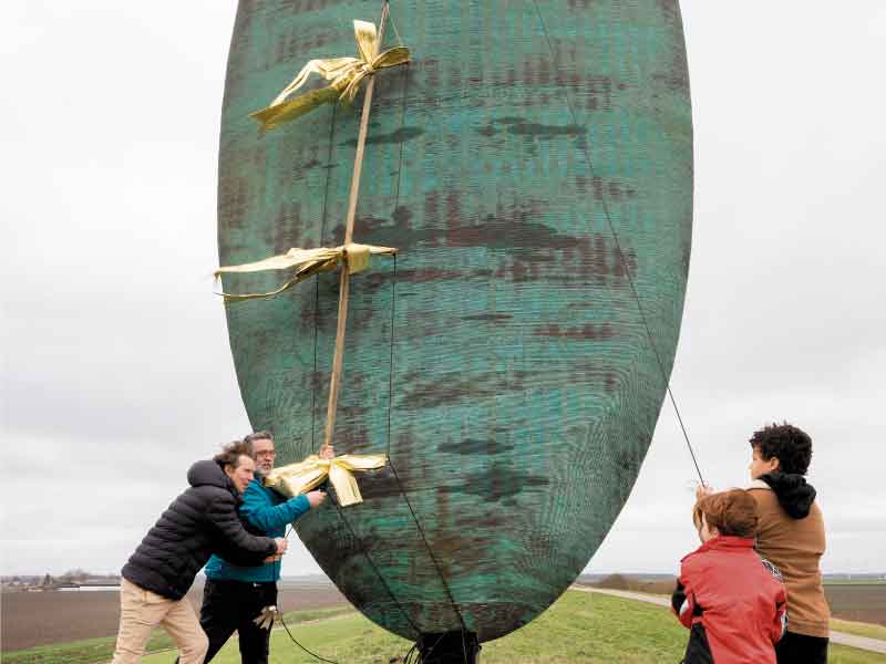Landschapskunstwerk De Tong terug op vertrouwde plek