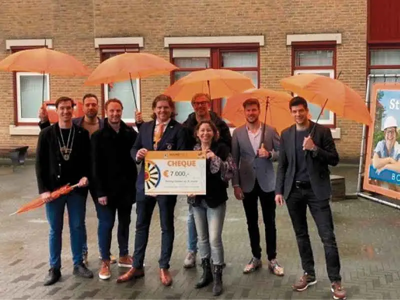 Lokale Tafelrondes kleden nieuwe familiekamer aan