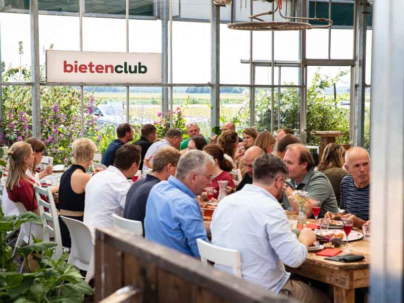 Bietenketen verenigt zich om de rode biet weer op het menu te krijgen