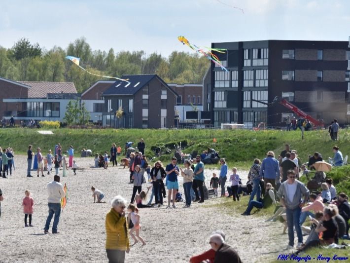 Vliegerfestijn op Lanterstrand
