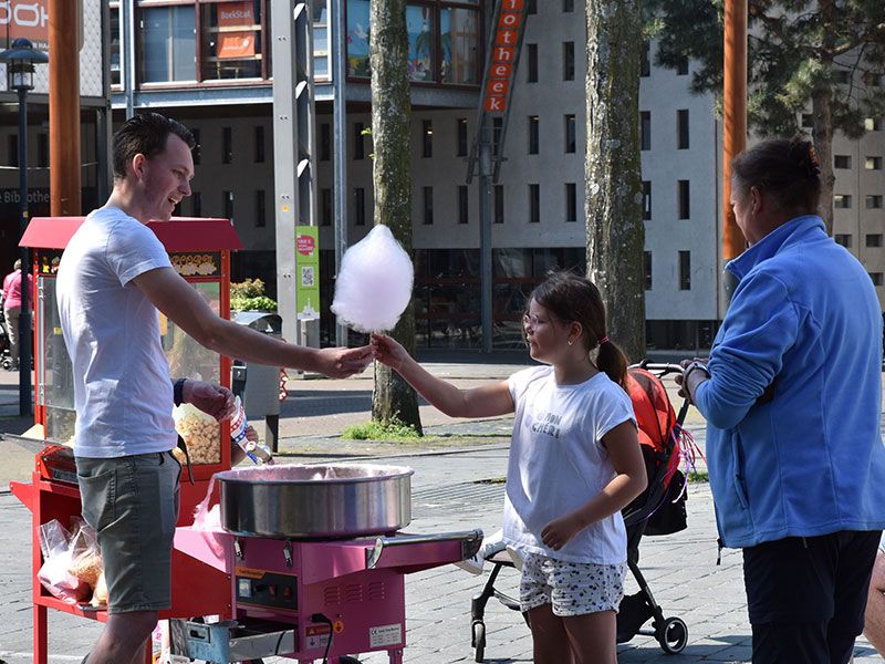 Volop aandacht voor moederdag in centrum van Zeewolde