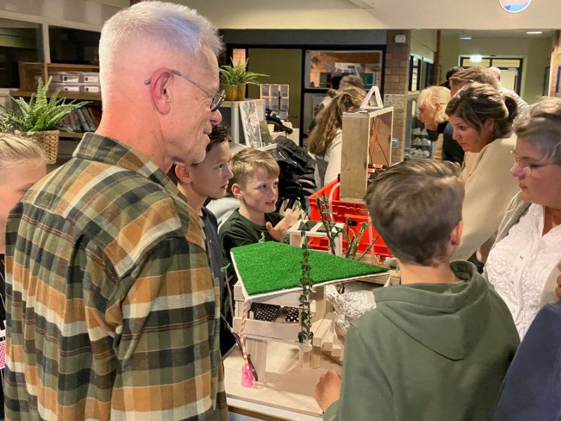 Basisschoolleerlingen In de Lichtkring presenteerden inspirerende klimaatadaptieve ideeën voor de Botenbuurt