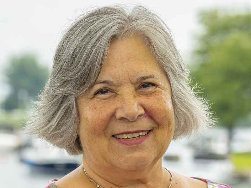 Winnie Prins neemt op eigen wijze afscheid van genodigden en inwoners