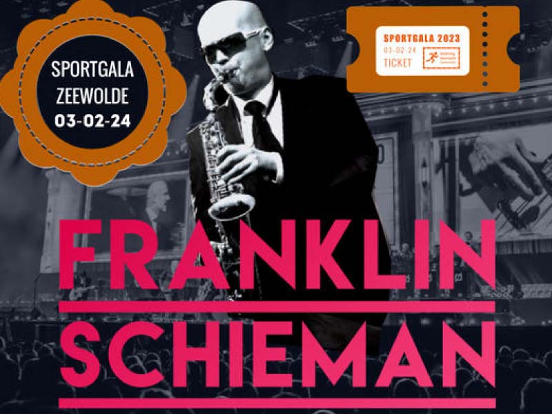 Franklin Schieman op saxofoon met logo sportgala erbij