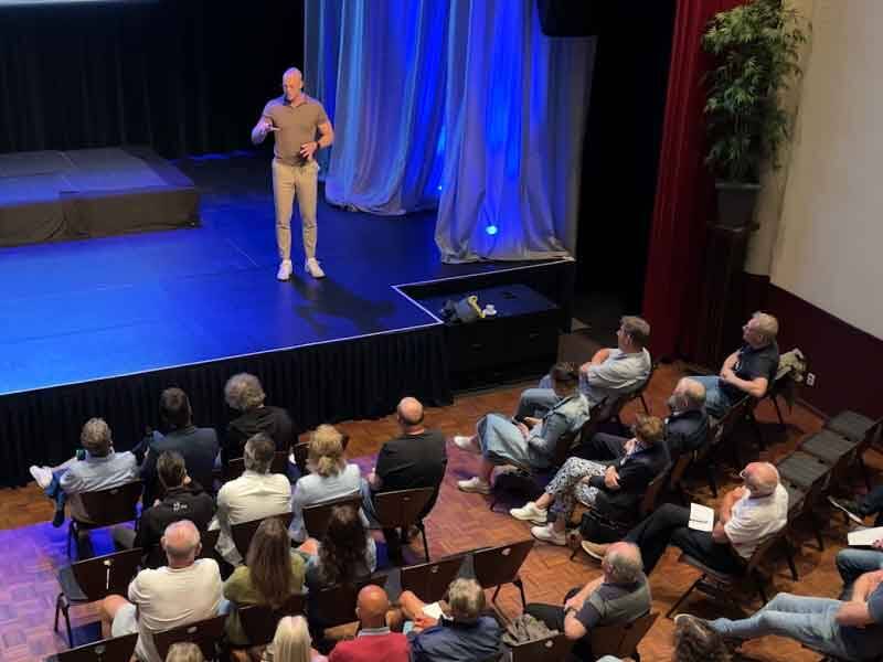 Veel vragen tijdens de informatie avond over collectieve inkoopactie zonnepanelen