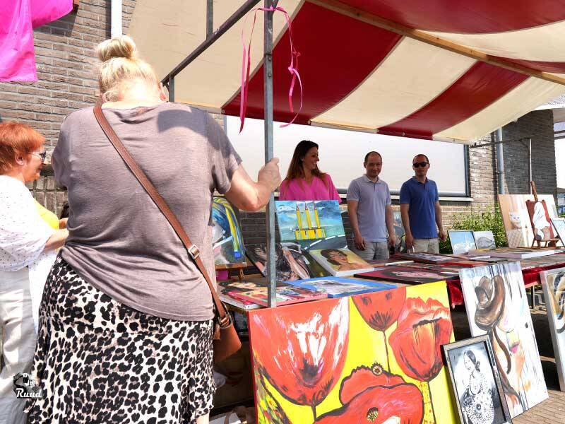 Een kraam van de kunstmarkt tijdens de Havendagen