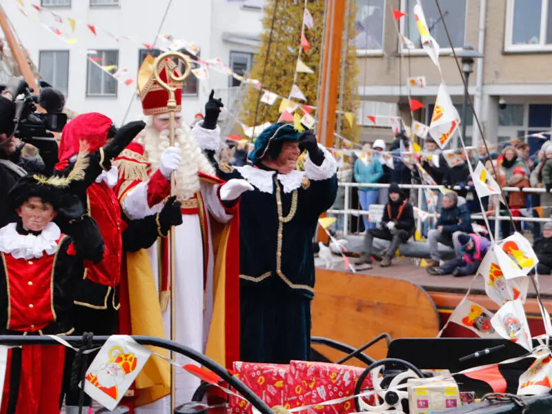 Sinterklaas feestelijk ontvangen in Zeewolde 