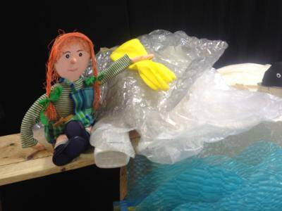 Kindervoorstelling Wanda, de Walvis, en het Plasticmonster in FlevoMeer Bibliotheek 