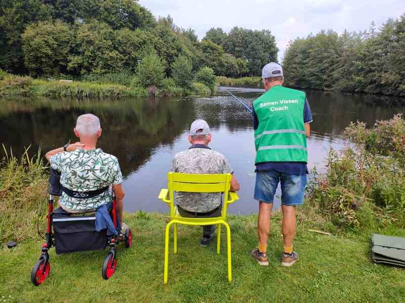 Hengelsport vereniging “Ons Stekkie” Zeewolde nodig ouderen en alleenstaanden uit voor een Samen Vissen dag