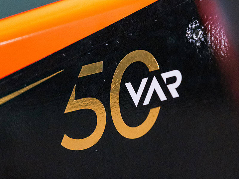 Van Amersfoort Racing viert 50-jarig jubileum met gouden livery