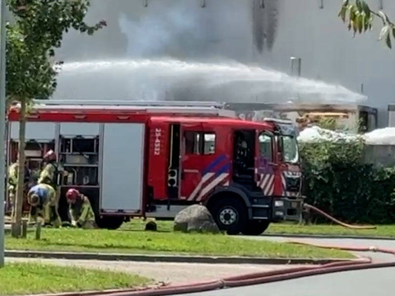 Brandweer voorkomt explosie bij brand Morssinkhof