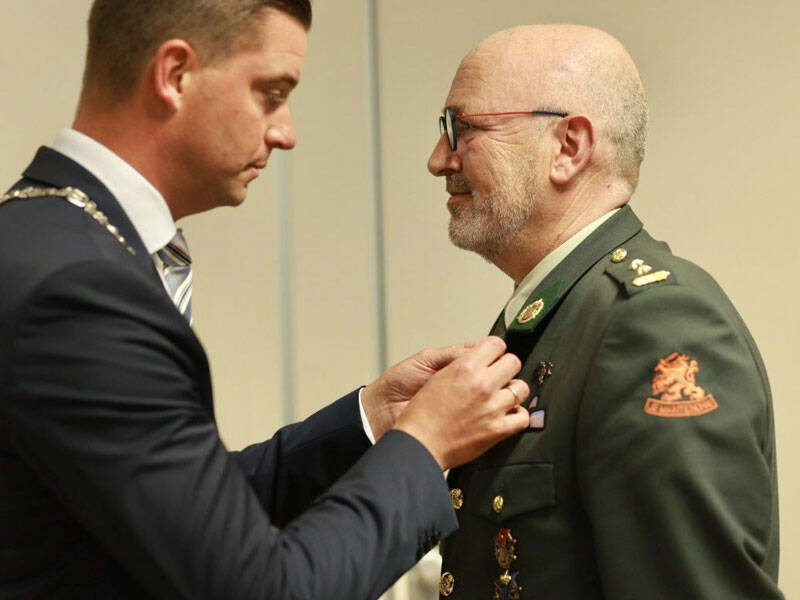 Luitenant-kolonel De Bruijn geëerd met Koninklijke onderscheiding