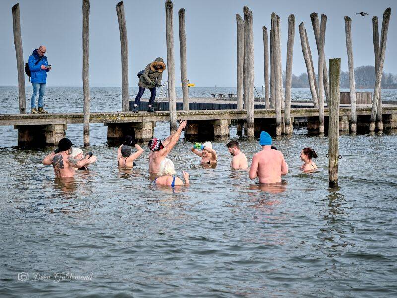 Winterduik in Wolderwijd levert opnieuw geld op voor zieke kinderen (met video)
