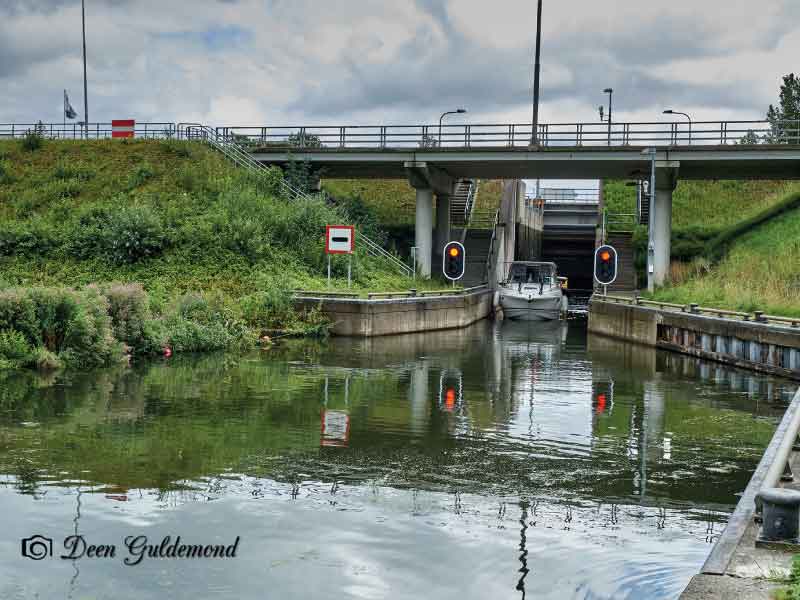 Sluis de Blauwe Dromer  heeft vanaf vrijdag 6 mei weer 2 keer per dag een doorvaart